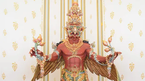 "พญาครุฑ” เสริมอำนาจ นะได้เงิน นะได้ทอง นะเจริญ