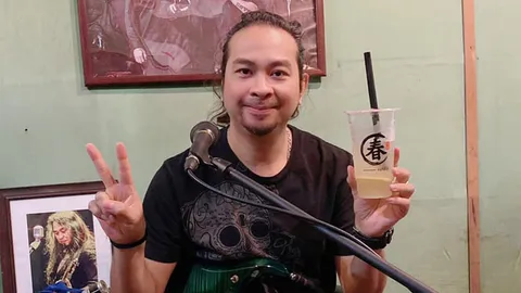 เป้ ไฮร็อก ทุกข์ใจโดนทวงหนี้เช้าเย็น คนจะให้เงินแต่ปฏิเสธไม่ขอรับ  