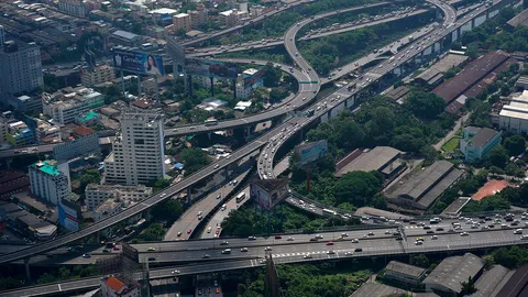 กทพ. เตรียมเปิดใช้ "ฟรีโฟลว์" ผ่านทางด่วนไม่มีไม้กั้น นำร่อง มี.ค.นี้