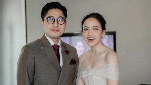 ยึดฤกษ์ดี "จอย-ชลธิชา" ควงคู่ "โต้ง" จัดพิธีหมั้นฝ่าโควิด รู้สึกแปลกๆ เปลี่ยนสถานะ