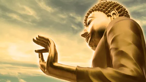 คาถาสวดมนต์วันพระใหญ่ 'มาฆบูชา' สวดแล้วดีชีวิตเป็นมงคล