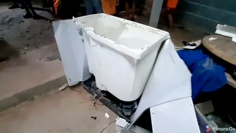 หนูน้อยนั่งในถังปั่นแห้งเครื่องซักผ้า ขาติดออกไม่ได้ กู้ภัยฯ ช่วยปลอดภัย (คลิป)