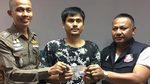 หนุ่มประดับยนต์ฝันเห็นทะเบียนรถ ถือเคล็ดลดหนึ่งแต้มถูกที่ 1 รับ 12 ล้าน