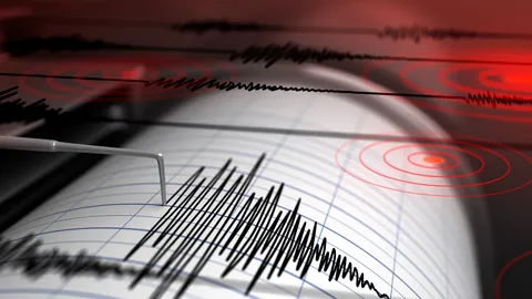 ระทึก แผ่นดินไหวรุนแรง ขนาด 6.3 เขย่ากรีซ ลึกแค่ 10 กม.