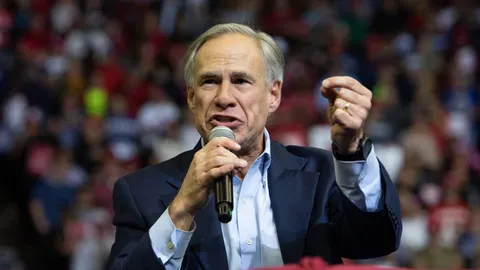 ผู้ว่าฯ เทกซัสเล่นการเมืองบนชีวิตคน ชิงคลายกฎคุมโควิด หวั่นทำระบาดรอบใหม่