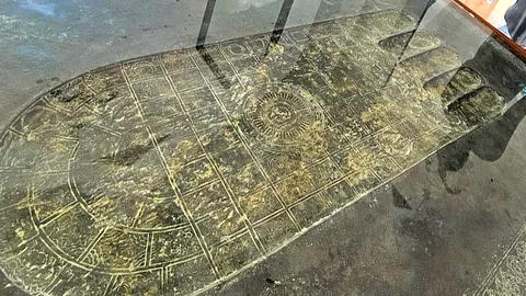 รอยพระบาท เพิ่มบุญ การงานดี มีสุข พ้นภัย