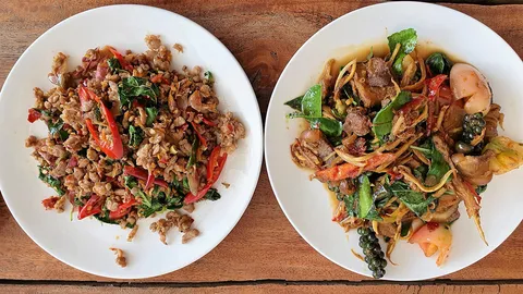 “หมูโภชนา” อาหารป่า วัดลาดสนุ่น ปลาไหลรมควัน เจ้าแรกลำลูกกา