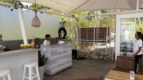 เจ้าของร้านที่ภูเก็ต แจ้งความเอาผิด 3 โจ๋ พังร้านอาหาร-ฉีดถังดับเพลิง