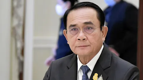 ปรับ ครม."ผสมโรง" รื้อรัฐธรรมนูญสะดุดกลางทาง : ศึกนอกแรง ศึกในแซงโค้ง