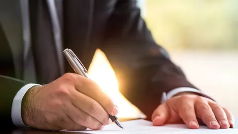 นายก-กรรมการสภามหาวิทยาลัย มทร.กรุงเทพ ยื่นหนังสือลาออก