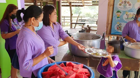 ผอ.ร.ร.บ้านหนองน้ำขุ่นโต้ภาพในโซเชียล ยันอาหารกลางวันเด็ก เพียงพอตักเพิ่มได้