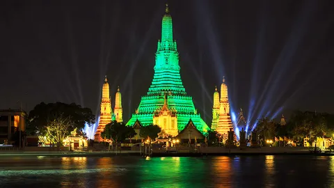 สีสัน พระปรางค์ วัดอรุณฯ ร่วมฉลองวันชาติสาธารณรัฐไอร์แลนด์