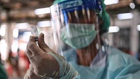 ปิด 2 โรงเรียนใหญ่ ราชินีบน-เซนต์ฟรังฯ ล้างเชื้อสกัดโควิด ยอดพุ่ง 92 ตายอีก 1