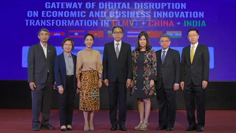 "สถิตย์ ลิ่มพงศ์พันธุ์" เปิดงานเสวนาเรื่องธุรกิจในยุคดิจิทัลเปลี่ยนโลก