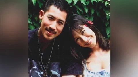 ป๊อก เผยภาพวันวานคู่ ตั๊ก เมื่อ 19 ปีที่แล้ว แฟนๆ ชมหน้าเด็กตลอดกาล