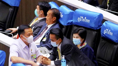 พอกันทีปาหี่รัฐธรรมนูญ