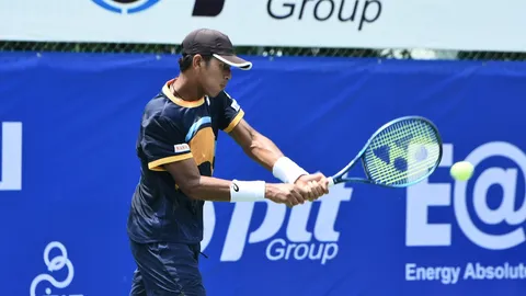 ฟอร์มร้อน "กษิดิศ" ไล่ทุบ "ภวินทร์" 2-0 คัดทีมชาติไทยปี 2564