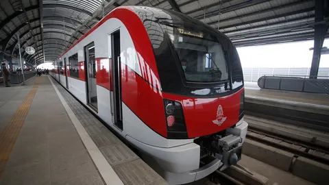 เริ่มทดลองวิ่ง "รถไฟฟ้าสายสีแดง" ก่อนเปิดให้ประชาชนนั่งฟรี ก.ค.นี้