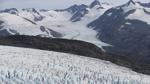 ฮ.ตกในอะแลสกา คร่าชีวิตมหาเศรษฐีที่รวยที่สุดในเช็ก