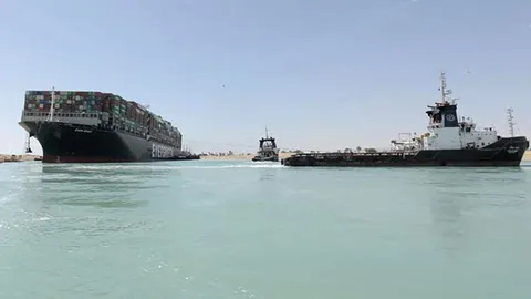 กู้เรือเอเวอร์พ้นทาง คาดจ่อเปิดสุเอซได้เร็วนี้