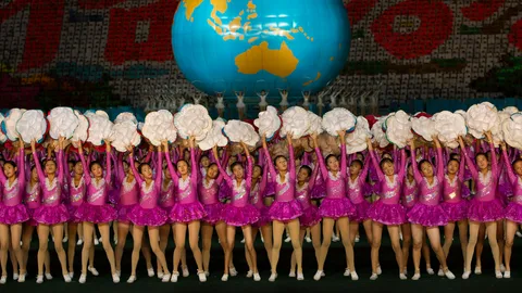 ยิ่งเศรษฐกิจถดถอย ยิ่งขยันสร้างวัฒนธรรมกล่อมเกลา: บทเรียนจากเกาหลีเหนือ 