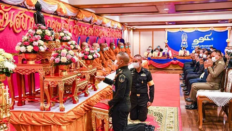 114 ปี สถาปนา พล.1 รอ. "บิ๊กทหาร" ตบเท้าร่วมงานพรึ่บ ผบ.ทบ.ร่วมมอบทุน