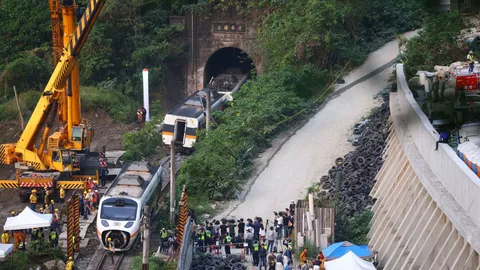 กู้ภัยไต้หวันกู้ศพสุดท้ายออกจากซากรถไฟได้แล้ว