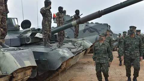 ผบ.ทร. ตรวจเยี่ยมฝึก การดำเนินกลยุทธ์ด้วยกระสุนจริง กองพลนาวิกโยธิน 