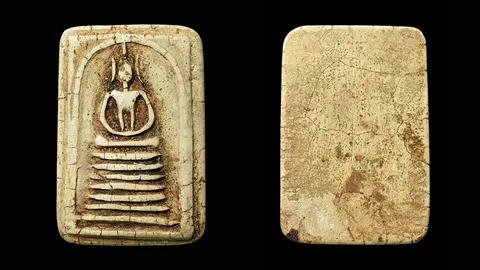 พระสมเด็จ เกศไชโย ฟอร์มทรงดีเยี่ยม พิมพ์พระงามเด่น เนื้อพระแห้งแกร่ง