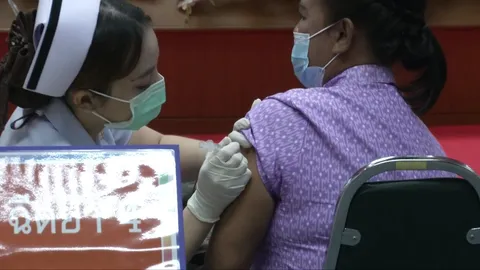 โคราชป่วยโควิด สะสม 39 ราย คนแห่ตรวจเชื้อ ผู้ว่าขอสวมแมสก์ 100%