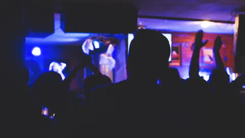 ศาลสั่งคุก 2 เดือน ไม่รอลงอาญา ผู้จัดการ krystal club-Emerald Thonglor 13