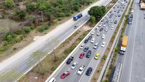 ถนนสายเอเชียขึ้นเหนือ รถยังแน่น เตือนระวังอุบัติเหตุ กม.136-137