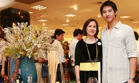 โต๊ะมื้อพิเศษฝีมือเซเล็บ