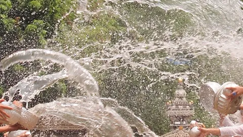 น้ำสงกรานต์ฉบับพม่า