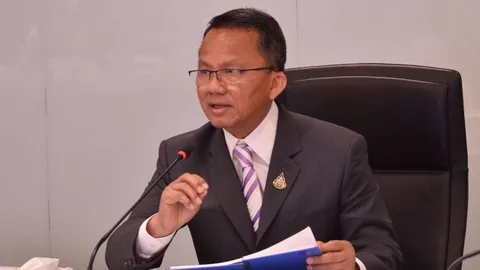 "สมศักดิ์" ออกโรงโต้เป็นนักการเมือง "ส" ส่งลูกน้องเรียน-สอบ ป.เอกแทน