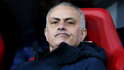 สุดช็อก "สเปอร์ส" เด้ง "มูรินโญ" พ้นตำแหน่ง ตั้งอดีตแข้งของทีมคุมทัพทันที