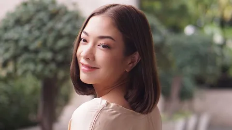 เมื่อเพื่อนทักว่าชุดเรียบร้อยไป "แป้ง" จัดให้ ลงรูปใหม่ แซ่บกว่าเดิม