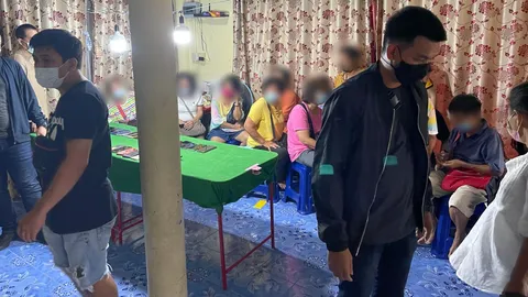 สืบภาค 1 ทลายวงไพ่ จับหมด 33 คน เล่นป๊อกเด้งเย้ยโควิด