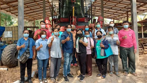 เกษตรกรสุโขทัยผนึกกำลังปลูกอ้อย ป้อนโรงงานน้ำตาล สร้างรายได้ยั่งยืน