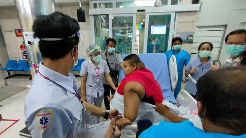 ถึงมือหมอ