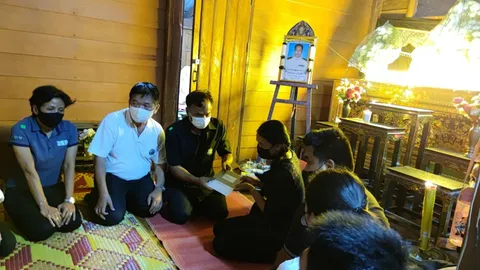 กรมอุทยานฯ มอบเงินช่วยเหลือครอบครัว จนท.พิทักษ์ป่าถูกต่อรุมต่อยเสียชีวิต
