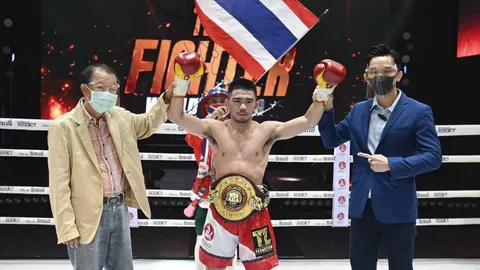 "เจ้าขาว-พระจันทร์ฉาย" พิชิตคู่แข่งยับในศึก "The fighter"