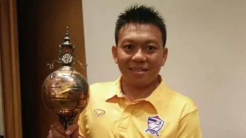 "โค้ชไข่" อดีตมือขวา "ซิโก้" ในทีมชาติไทย ติดโควิด-19 คาดรับเชื้อจากเพื่อน