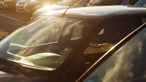 ฟิล์มติดรถยนต์มีกี่แบบ ติดกี่วันเปิดกระจกได้ รวมข้อสงสัยฟิล์มกรองแสงติดรถยนต์