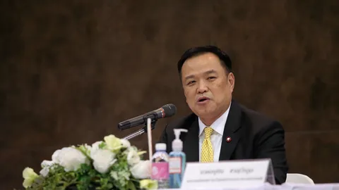 "หมอไม่ทน" ล่ารายชื่อ ไล่ "อนุทิน" ซัด ไร้วิสัยทัศน์คุมโควิด-19 