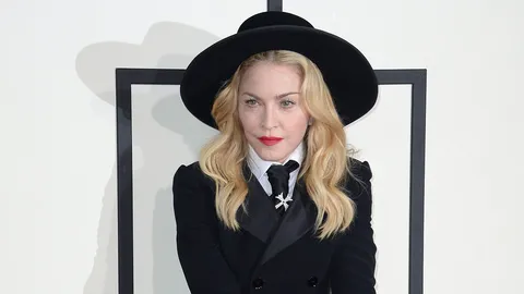 "มาดอนนา" วัยปาไป 62 แต่ผิวพรรณหน้าตารูปร่างเป๊ะสูสีลูกสาววัย 24