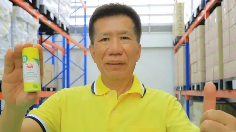 "เต่าเหยียบโลก" ตำนานผงระงับกลิ่นกาย จากพ่อสู่รุ่นลูก ยอดขายร้อยล้านต่อปี (คลิป)