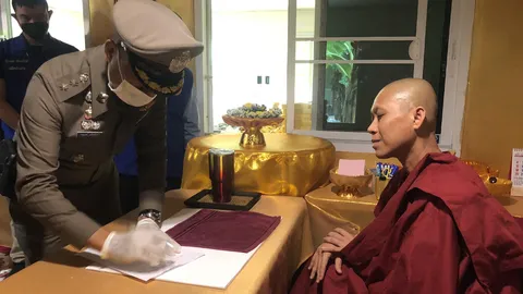 ตร.นครพนม บุกจับภิกษุณีเก๊ ตั้งสำนักลวงทำบุญช่วยโควิด สูญเงินกว่า 10 ล้าน