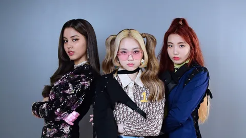 AR3NA ประกาศ IRIS (ไอริส) เป็นชื่อ แฟนด้อม