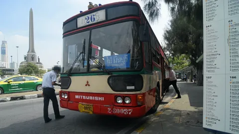 พนักงาน ขสมก. ติดโควิด 4 ราย รวมคนขับ-กระเป๋ารถเมล์ 3 สาย